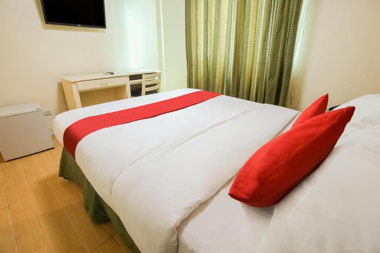 Hotel Euroasia By Bluebookers Angeles Ngoại thất bức ảnh