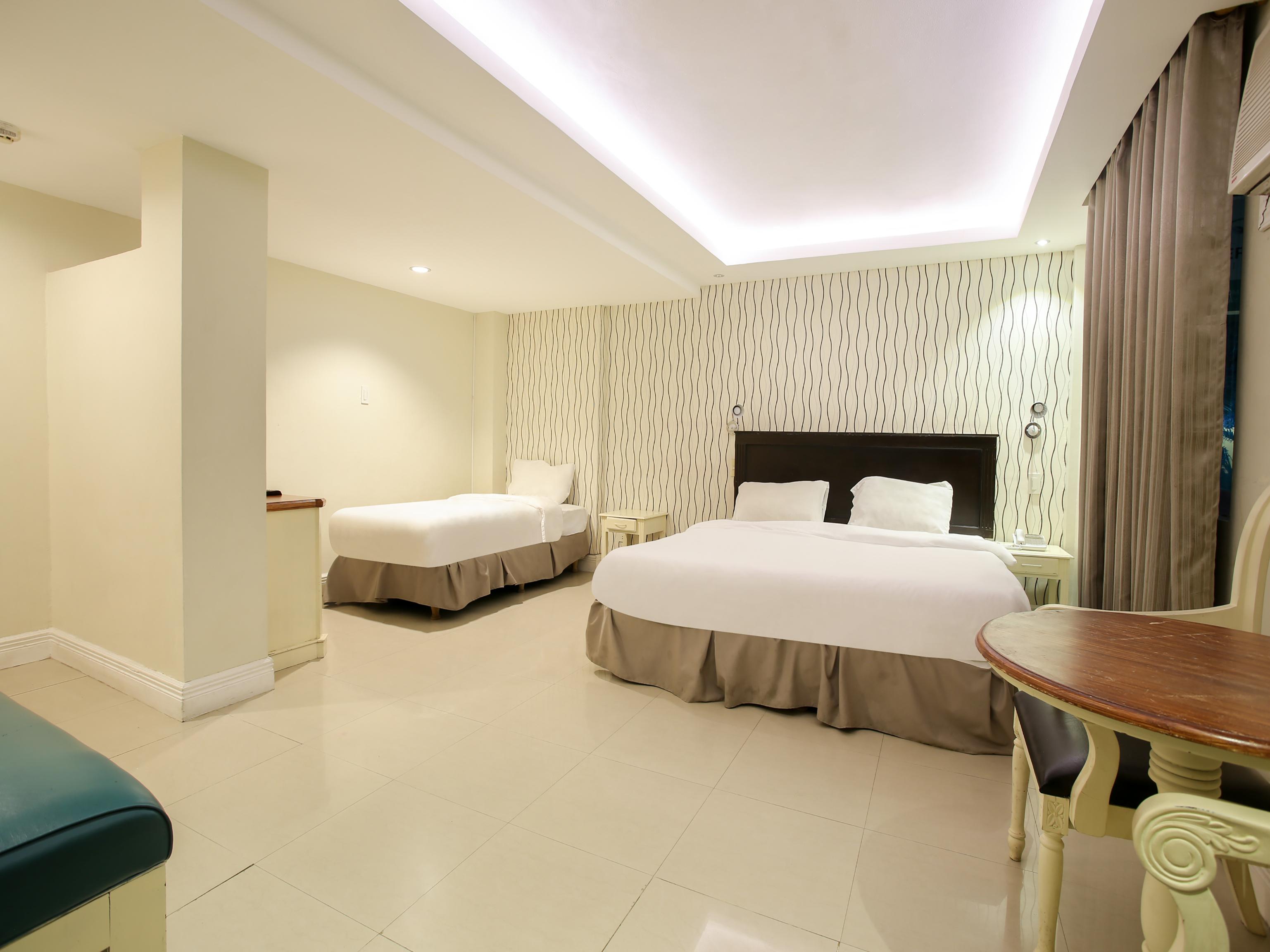 Hotel Euroasia By Bluebookers Angeles Ngoại thất bức ảnh