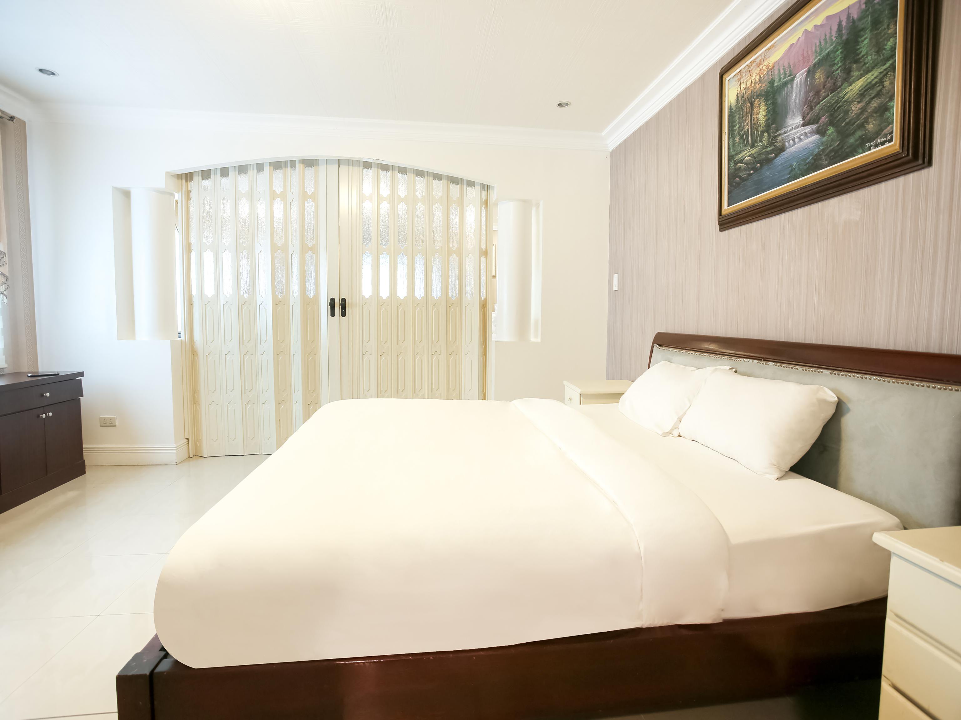 Hotel Euroasia By Bluebookers Angeles Ngoại thất bức ảnh