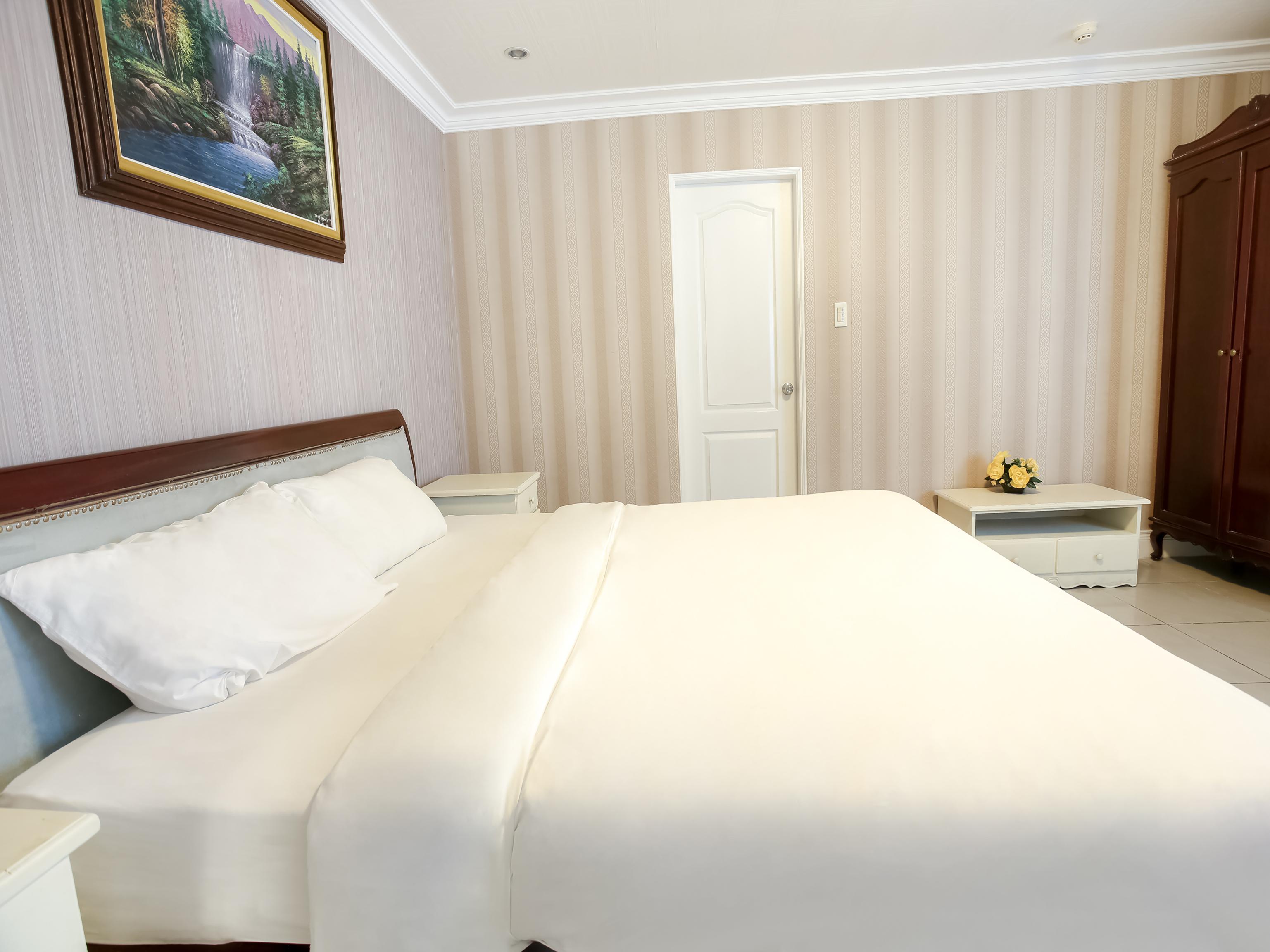 Hotel Euroasia By Bluebookers Angeles Ngoại thất bức ảnh