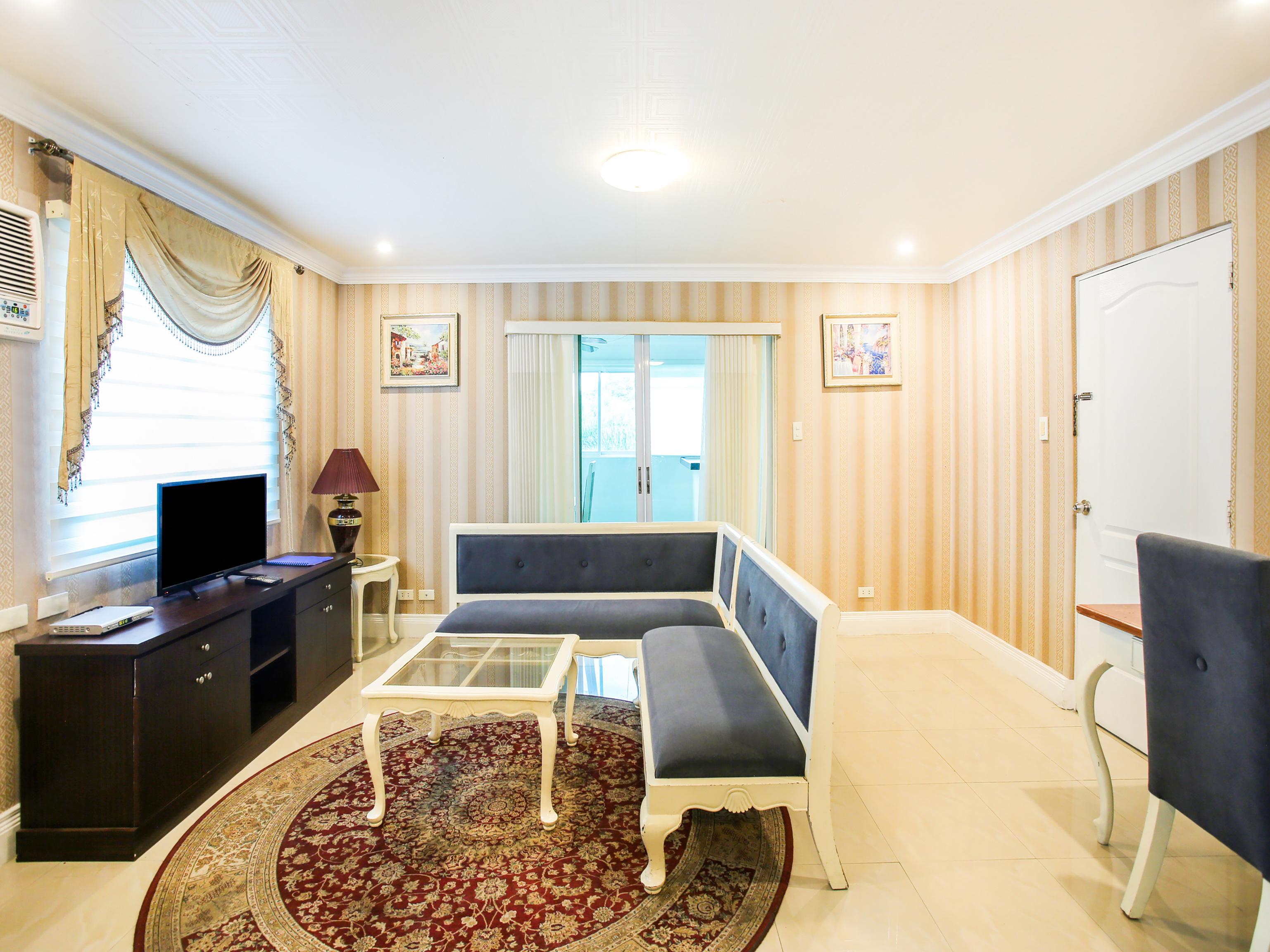 Hotel Euroasia By Bluebookers Angeles Ngoại thất bức ảnh