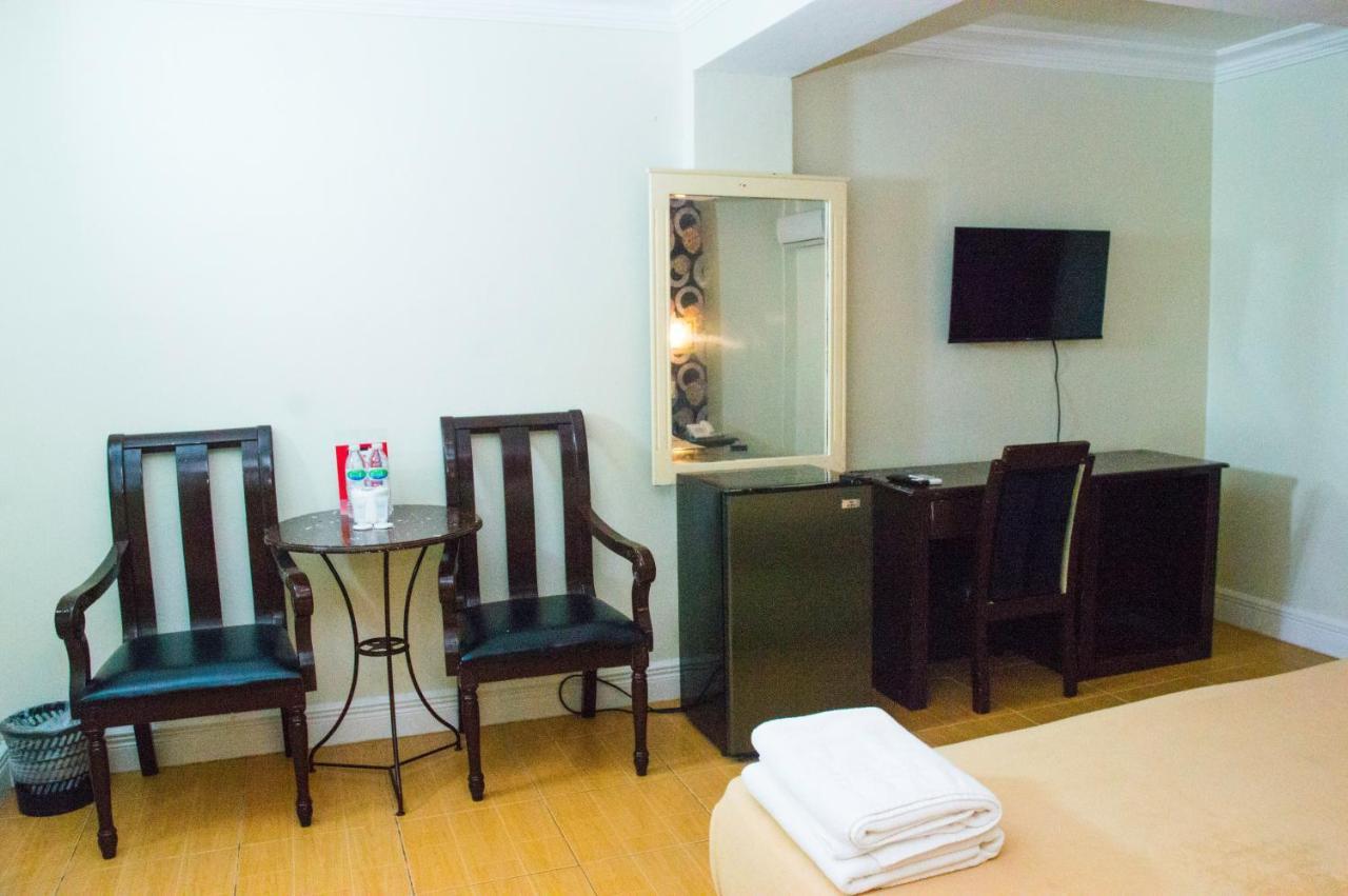 Hotel Euroasia By Bluebookers Angeles Ngoại thất bức ảnh