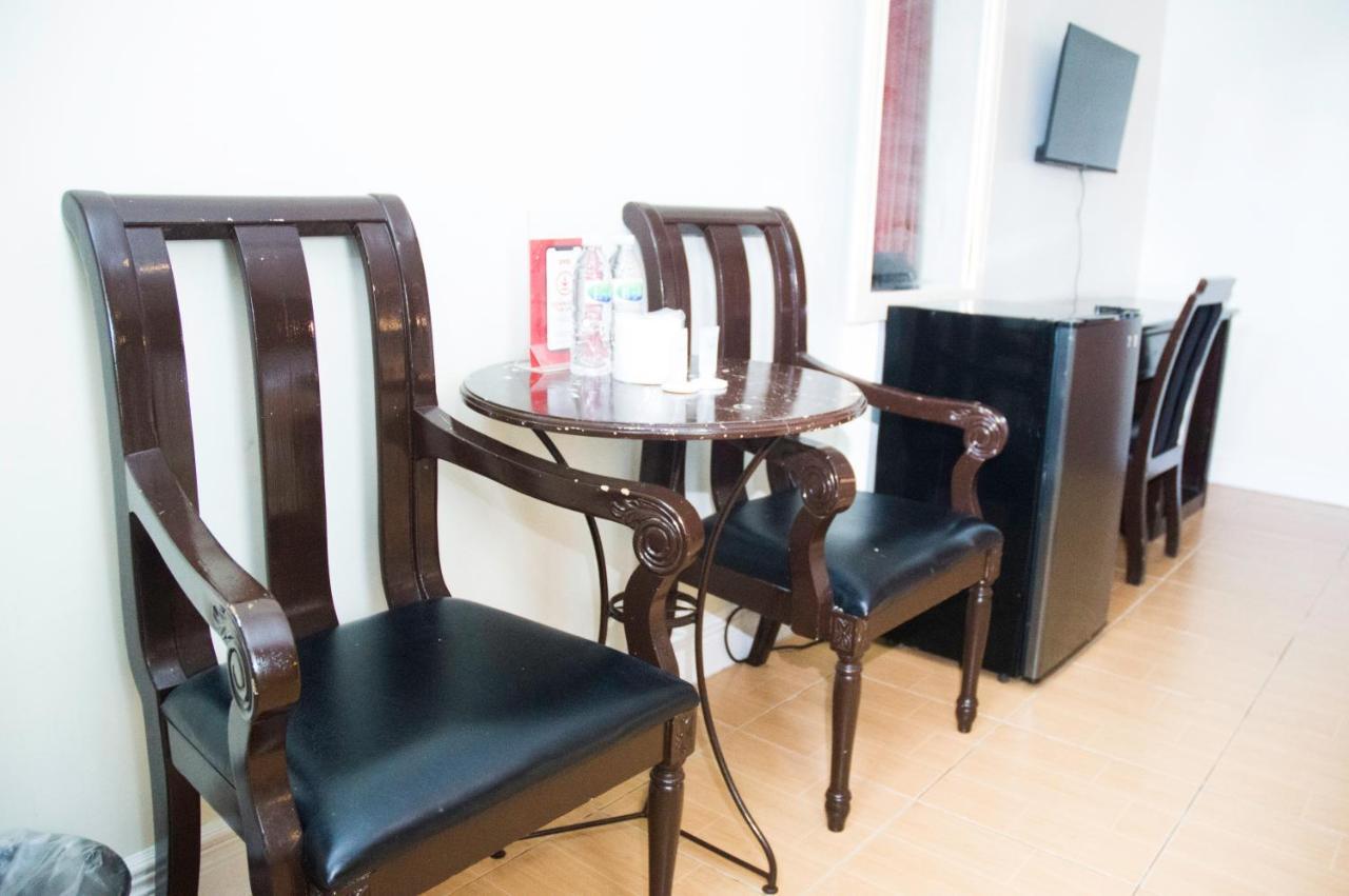 Hotel Euroasia By Bluebookers Angeles Ngoại thất bức ảnh