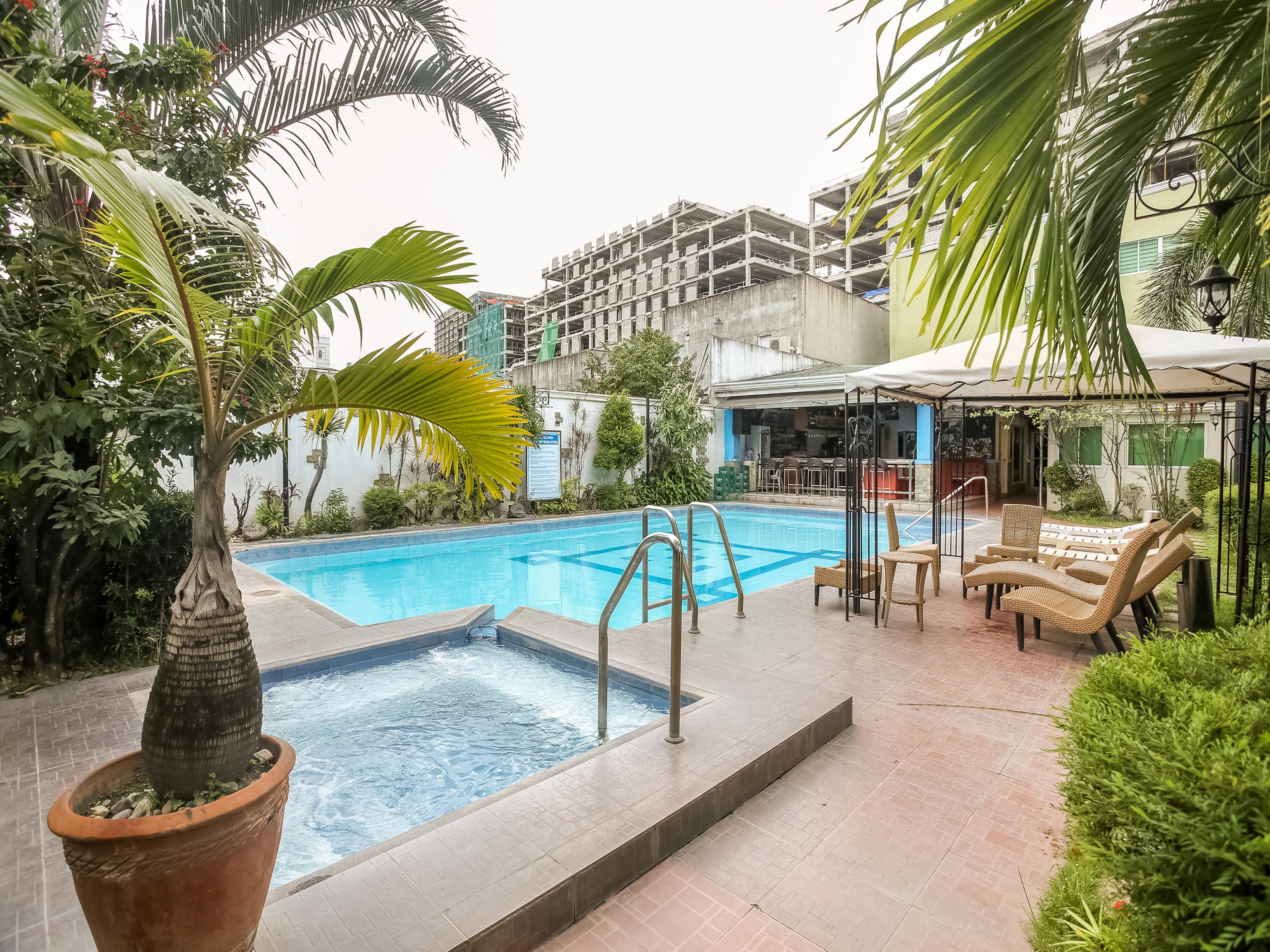 Hotel Euroasia By Bluebookers Angeles Ngoại thất bức ảnh