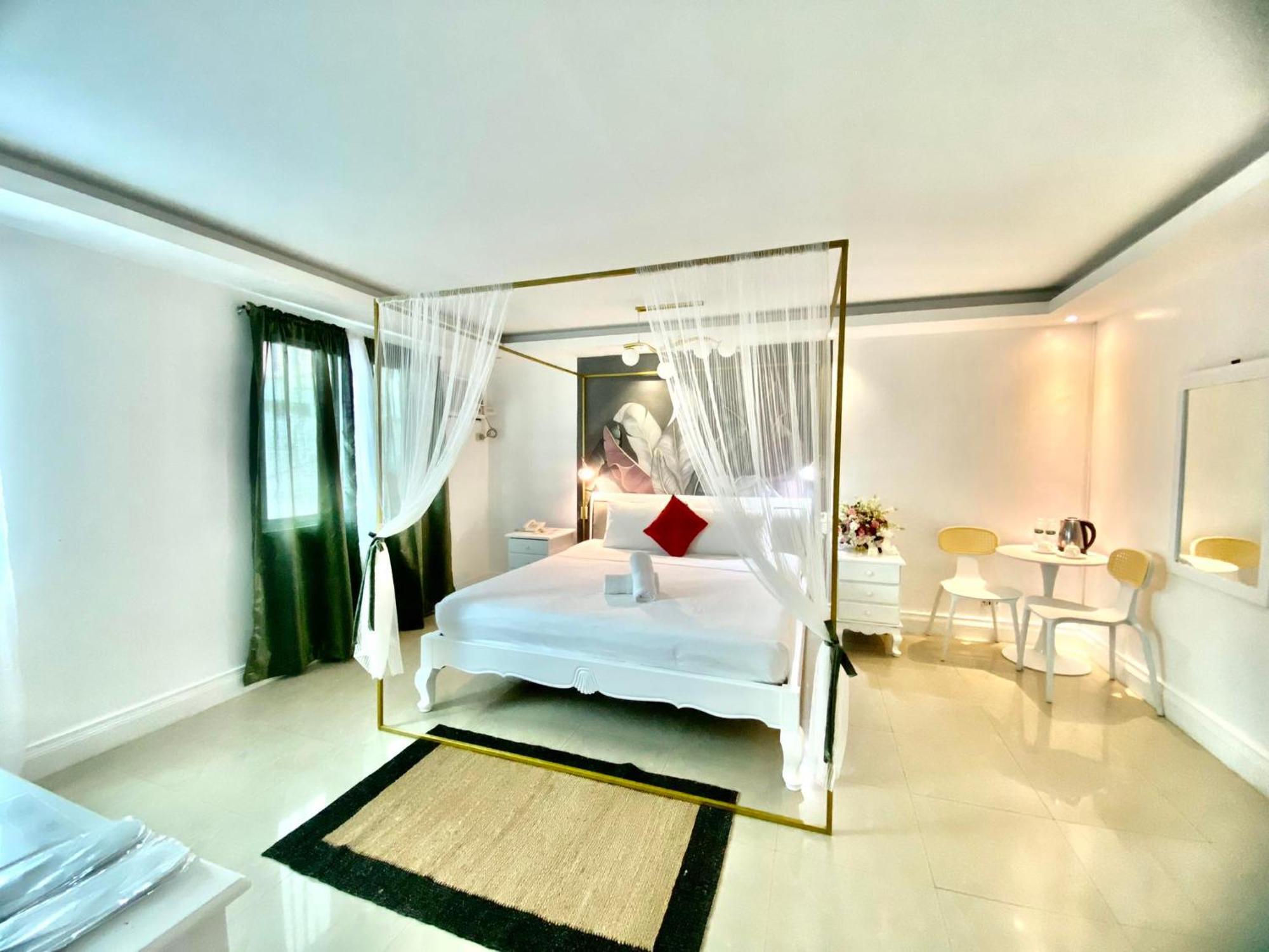 Hotel Euroasia By Bluebookers Angeles Ngoại thất bức ảnh