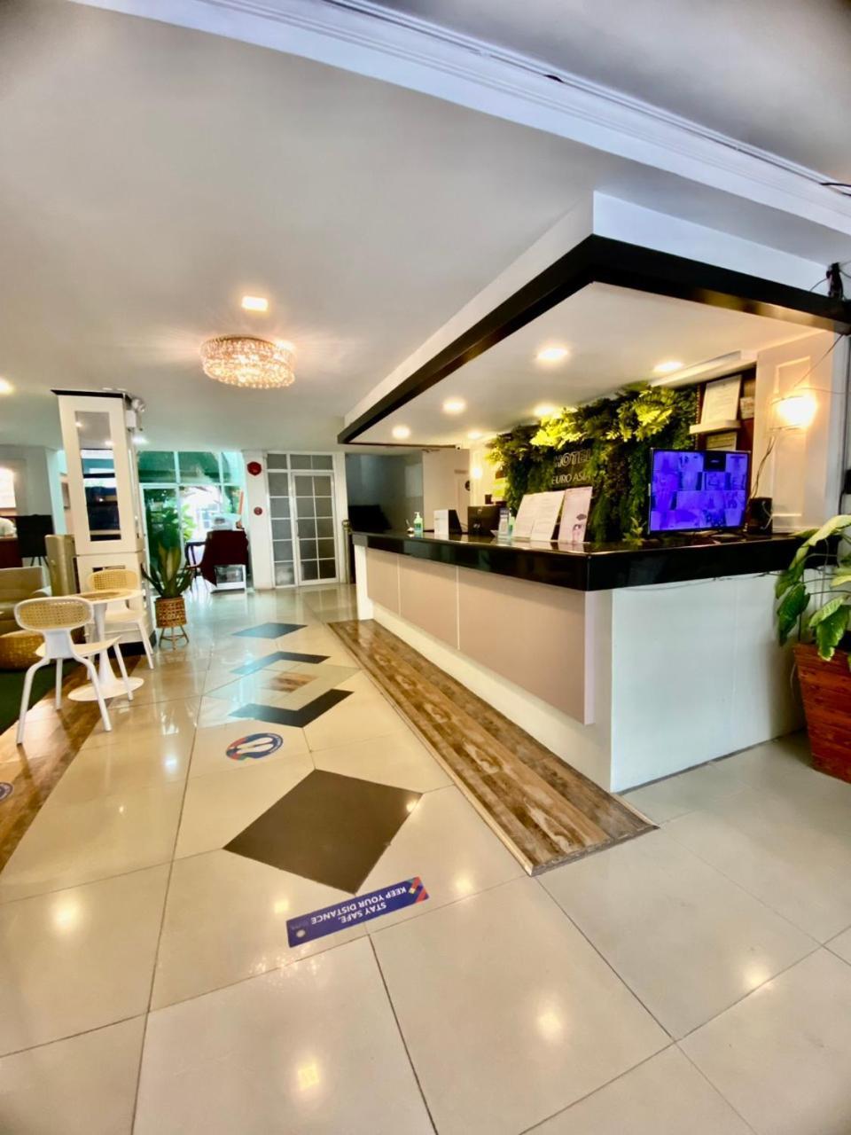 Hotel Euroasia By Bluebookers Angeles Ngoại thất bức ảnh