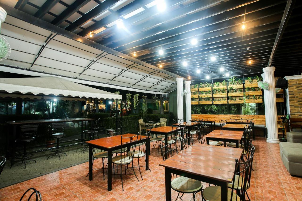 Hotel Euroasia By Bluebookers Angeles Ngoại thất bức ảnh